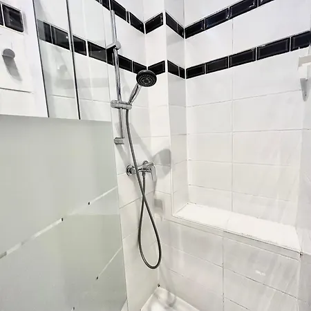 Apartament Appartcity Champs Elysee Paryż